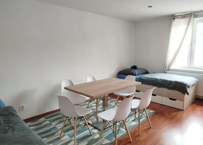 Big Huge Center 84m Nivy 아파트 *