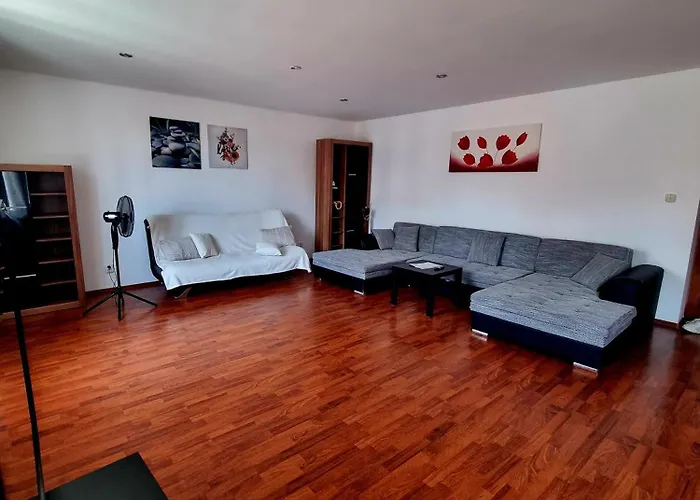 아파트 Big Huge Center 84m Nivy 브라티슬라바